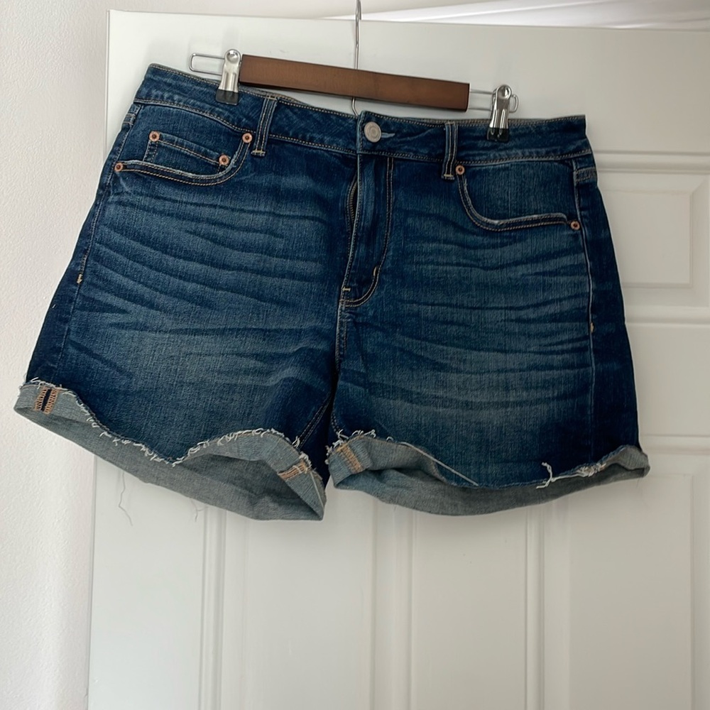 Women’s American eagle shorts